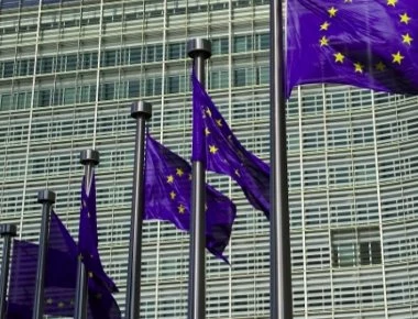 Ανησυχία Euractiv για το μέλλον της Ευρώπης: «Σύννεφα συγκεντρώνονται πάνω από την Ιταλία»